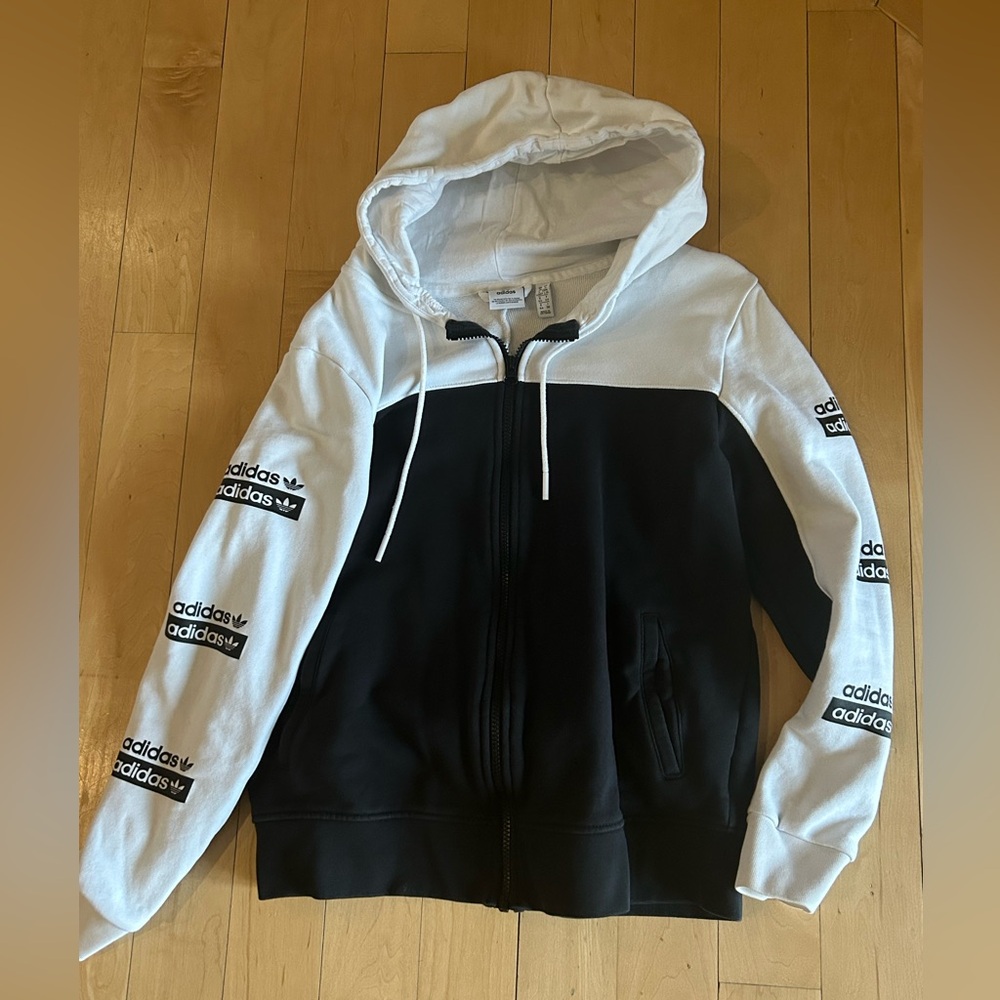 🔵 Adidas Black and White Zip-Up Hoodie